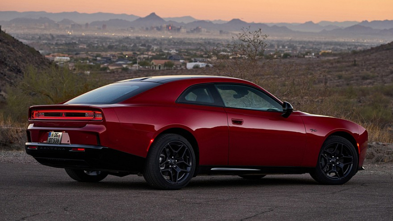 Новый Dodge Charger добрался до Европы, цена известна